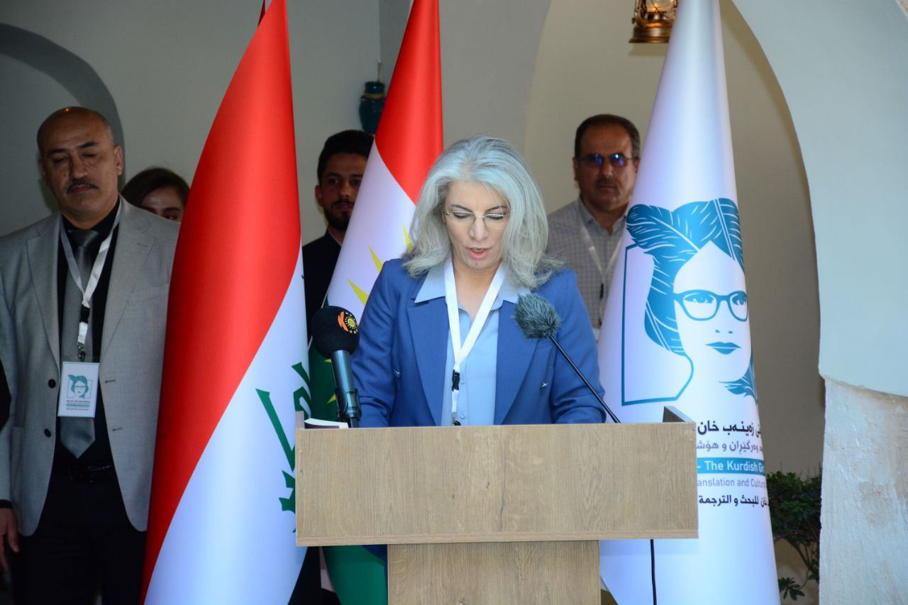 وتاری سەرۆکی ئینستیتیوتی زەینەب خان لە ڕۆژی کردنەوەی ئینستیتیوتی "زەینەب خان - کچە کورد" لە شاری کۆیە