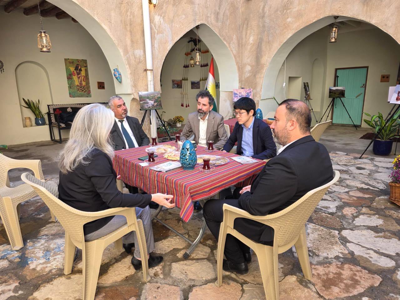 سەردانیكردنی دۆستانە